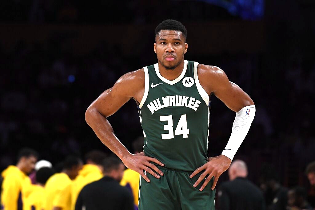 A·史密斯：别让字母去勇士搭档库里，否则勇士夺冠易如反掌