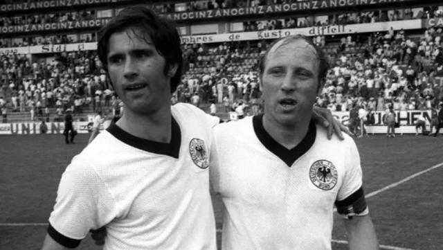 betway手机版-德国足坛又一位传奇陨落，席勒与穆勒天堂相聚